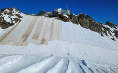 Nachhaltiger Schnee- und Eisschutz: Neues Bio-Vlies für Gletscher & Snowfarming
